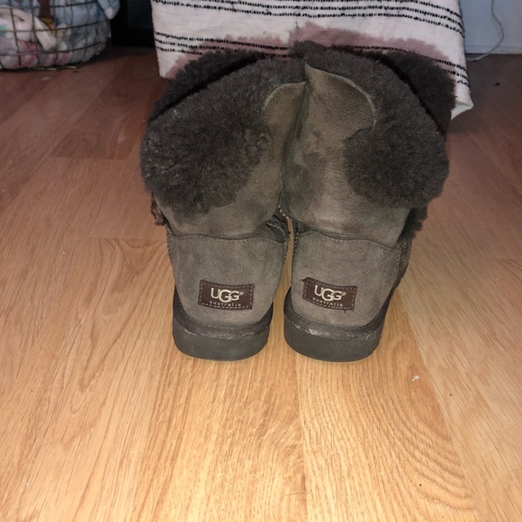 Brown bailey button UGGs I - Picture 2 of 4